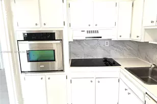 900 Bay Dr, Miami Beach, FL 33141 - Photo 11