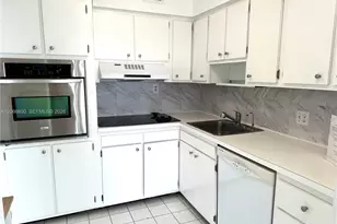 900 Bay Dr, Miami Beach, FL 33141 - Photo 13