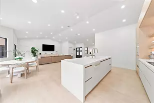 402 SW 200th Terrace, Pembroke Pines, FL 33029 - Photo 13