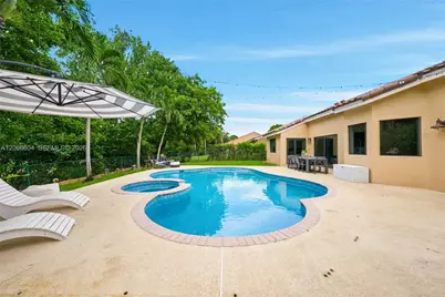 402 SW 200th Ter, Pembroke Pines, FL 33029 - Photo 33