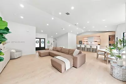 402 SW 200th Ter, Pembroke Pines, FL 33029 - Photo 7