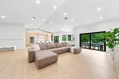 402 SW 200th Ter, Pembroke Pines, FL 33029 - Photo 9