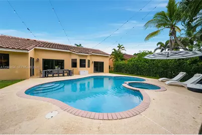 402 SW 200th Ter, Pembroke Pines, FL 33029 - Photo 31