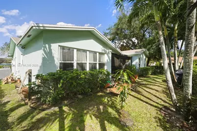 10308 Greenbriar Ct, Boca Raton, FL 33498 - Photo 3