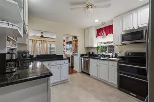 10308 Greenbriar Ct, Boca Raton, FL 33498 - Photo 11