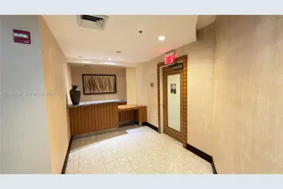 244 Biscayne Blvd #808, Miami, FL 33132 - Photo 37