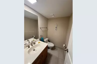 1830 Embassy Dr #118, West Palm Beach, FL 33401 - Photo 3