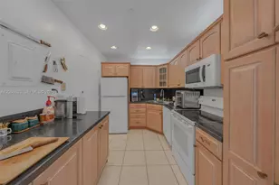 5601 Collins Ave, Miami Beach, FL 33140 - Photo 13