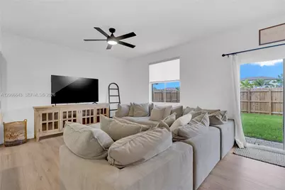 2444 SE 24th Ave, Homestead, FL 33035 - Photo 13