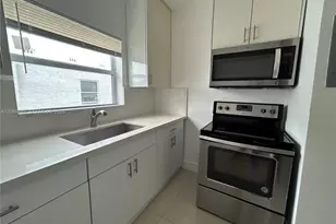 1890 NW 35th St, Miami, FL 33126 - Photo 7