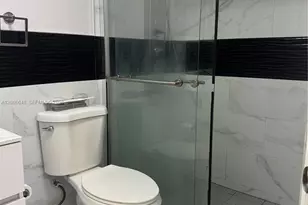 8380 NW 103rd St, Hialeah Gardens, FL 33016 - Photo 15