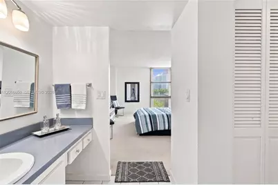3675 N Country Club Dr #401, Aventura, FL 33180 - Photo 23