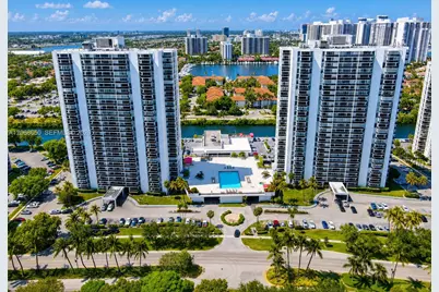 3675 N Country Club Dr #401, Aventura, FL 33180 - Photo 5