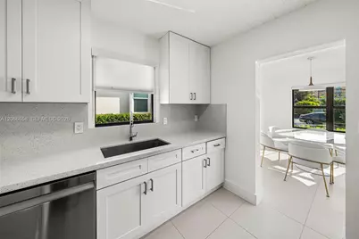 8844 Abbott Ave, Surfside, FL 33154 - Photo 5
