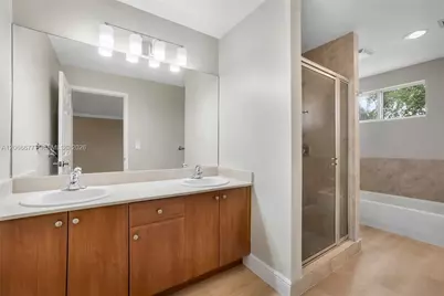 2929 SW 18th Terrace, Fort Lauderdale, FL 33315 - Photo 13