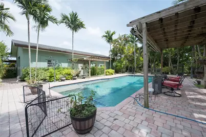 15720 SW 258th St, Homestead, FL 33031 - Photo 3