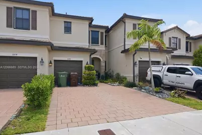 3378 W 112th St, Hialeah, FL 33018 - Photo 11