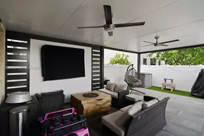 3378 W 112th St, Hialeah, FL 33018 - Photo 15