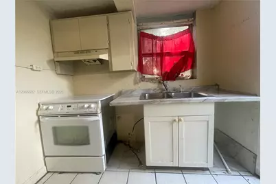 14241 NW 23rd Pl, Opa-Locka, FL 33054 - Photo 21