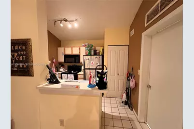 2880 N Oakland Forest Dr #313, Oakland Park, FL 33309 - Photo 7