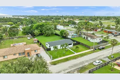2600 NW 205th St, Miami Gardens, FL 33056 - Photo 3