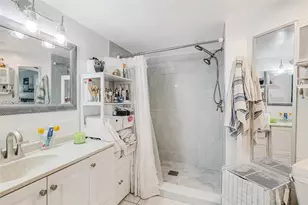 10245 NW 9th St Cir, Miami, FL 33172 - Photo 21