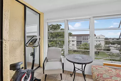 2811 Somerset Dr #405, Lauderdale Lakes, FL 33311 - Photo 15
