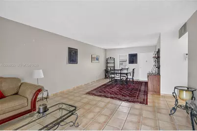 2811 Somerset Dr #405, Lauderdale Lakes, FL 33311 - Photo 13