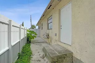 2124-2126 Thomas St, Hollywood, FL 33020 - Photo 17