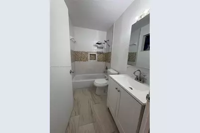 2124-2126 Thomas St #2126, Hollywood, FL 33020 - Photo 7