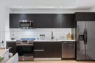 398 NE 5th St, Miami, FL 33132 - Photo 5