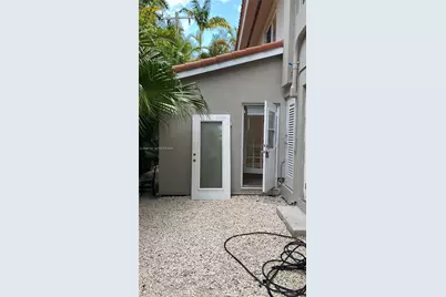 1 Edgewater Dr #103, Coral Gables, FL 33133 - Photo 11