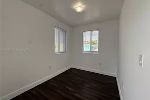 540 NW 7th St, Miami, FL 33136 - Photo 11