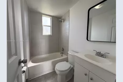 540 NW 7th St #35, Miami, FL 33136 - Photo 9