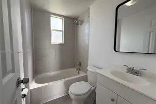 540 NW 7th St, Miami, FL 33136 - Photo 9
