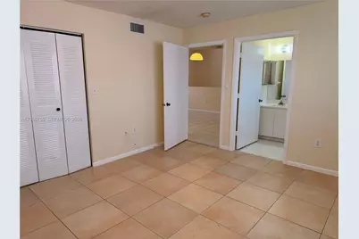 8019 Lake Dr #202, Doral, FL 33166 - Photo 11