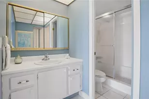 200 Diplomat Pkwy, Hallandale Beach, FL 33009 - Photo 15