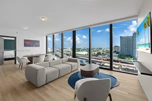 20 NE 11th St, Miami, FL 33132 - Photo 7