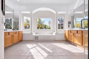 11365 NW 68th St, Doral, FL 33178 - Photo 23