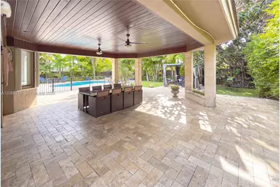 11365 NW 68th St, Doral, FL 33178 - Photo 29