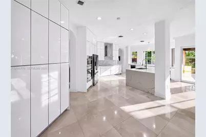 11365 NW 68th St, Doral, FL 33178 - Photo 11