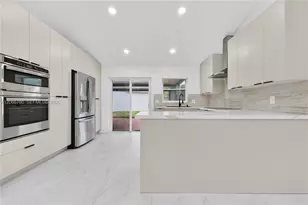 5560 SW 98th Way, Cooper City, FL 33328 - Photo 3