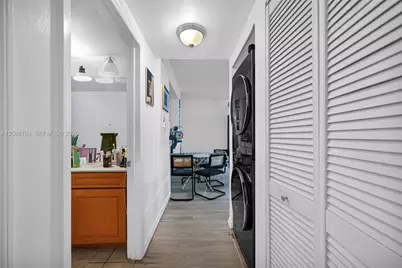 900 SW 8th St #908, Miami, FL 33130 - Photo 23