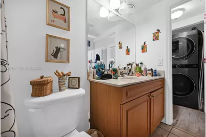 900 SW 8th St #908, Miami, FL 33130 - Photo 17