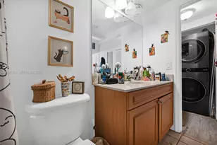 900 SW 8th St, Miami, FL 33130 - Photo 17