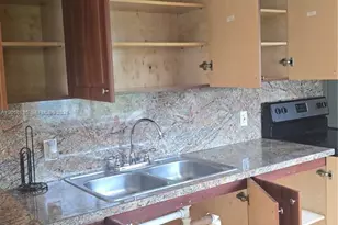 1161 NE 111th St, Miami, FL 33161 - Photo 3