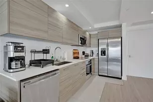 121 NE 34th St, Miami, FL 33137 - Photo 37