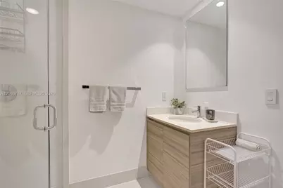 121 NE 34th St #2310, Miami, FL 33137 - Photo 27
