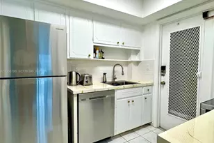 3000 NE 48th St, Fort Lauderdale, FL 33308 - Photo 7