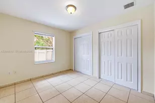 3072 NW 14th St, Miami, FL 33125 - Photo 13